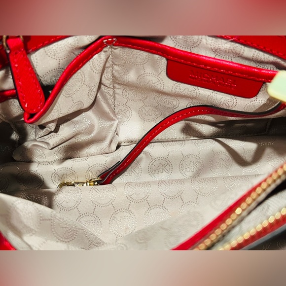Michael Kors - Cynthia Saffiano Red Leather/Chained Accents/Satchel Bag LIKE NEW - Picture 16 of 16